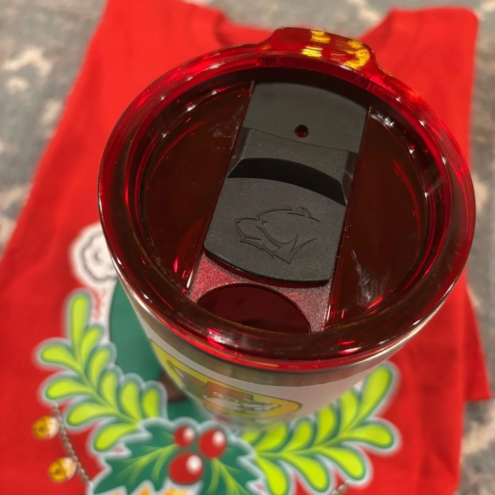 NWT Buc-ee’s 2025 Christmas Holiday T-Shirt and 20oz Stainless Steel Tumbler - Picture 5 of 5